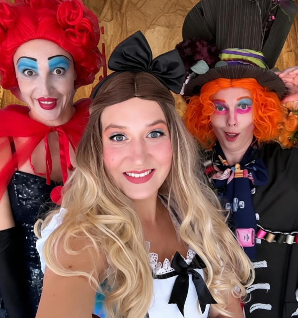 Alice und die Katze im Wunderland
