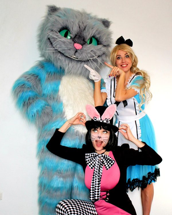 Alice und die Katze im Wunderland